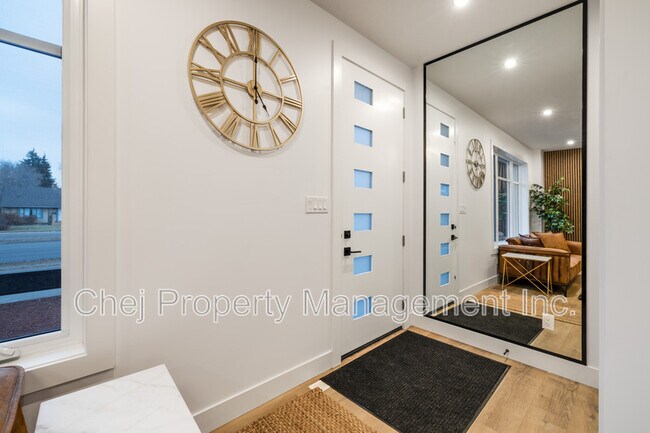 9005-9092 92 Ave NW in Edmonton, AB - Building Photo - Building Photo