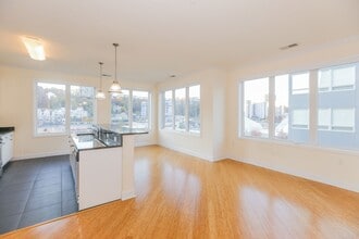 5 Main St in Edgewater, NJ - Building Photo - Building Photo