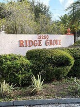 13250 Ridge Rd in Largo, FL - Building Photo - Building Photo