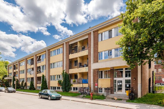 990 Du Couvent Rue in Montréal, QC - Building Photo - Building Photo