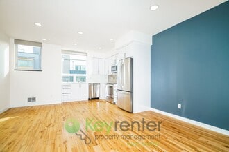 2416 S Holgate St in Seattle, WA - Building Photo - Building Photo