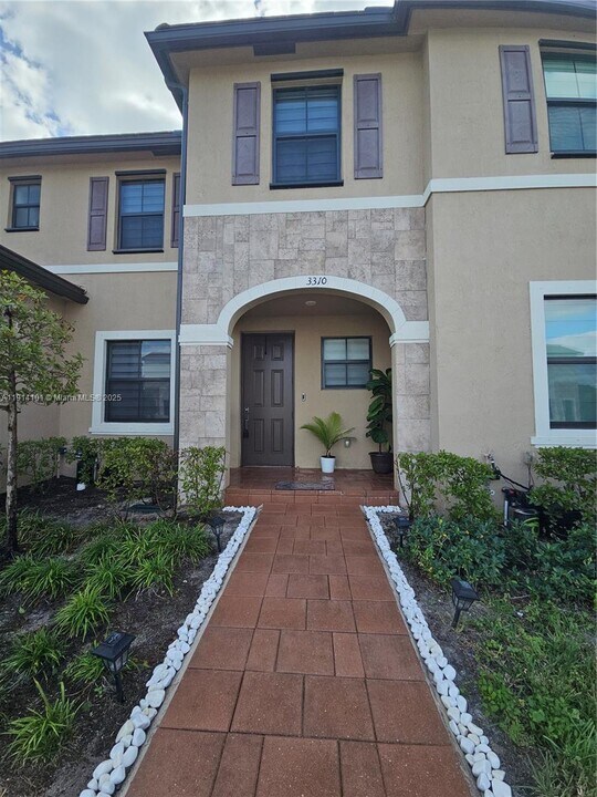 3310 W 114th Terrace in Hialeah, FL - Building Photo