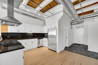 312 N May St in Chicago, IL - Building Photo - Building Photo