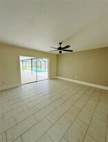 342 Severin Rd SE in Port Charlotte, FL - Building Photo