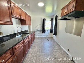 21027 Waltham Rd in Warren, MI - Building Photo - Building Photo