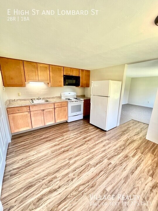 671 Country Club Rd-Unit -F in Red Lion, PA - Building Photo