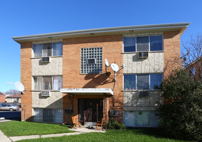 9622 Golf Ter in Des Plaines, IL - Building Photo - Building Photo