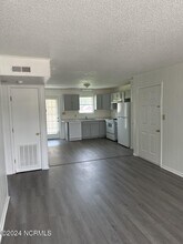 208 Zack Cir, Unit A in Jacksonville, NC - Building Photo - Building Photo