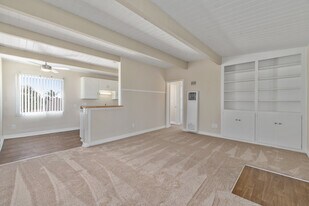 Sea Breeze Garden Apartments in Imperial Beach, CA - Building Photo