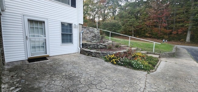 96 Stanavage Rd in Colchester, CT - Building Photo - Building Photo