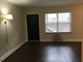 2223 Laurel Ave in Knoxville, TN - Building Photo - Building Photo