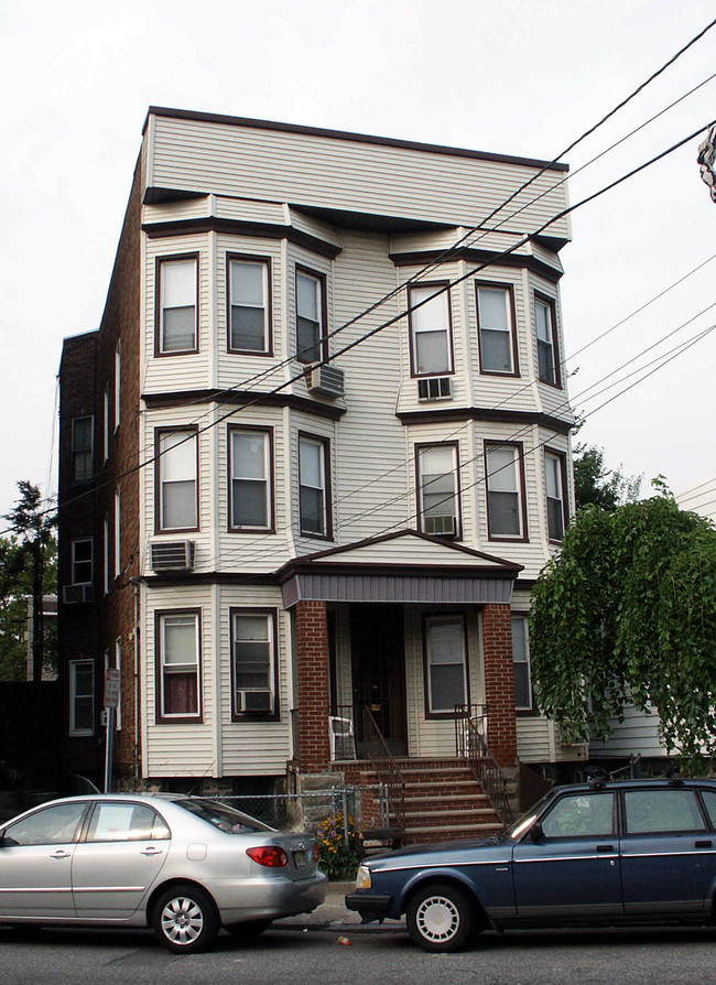 9 Sanford Pl in Jersey City, NJ - Building Photo - Building Photo