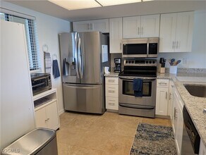 16000 Bay Pointe Blvd in North Fort Myers, FL - Building Photo - Building Photo