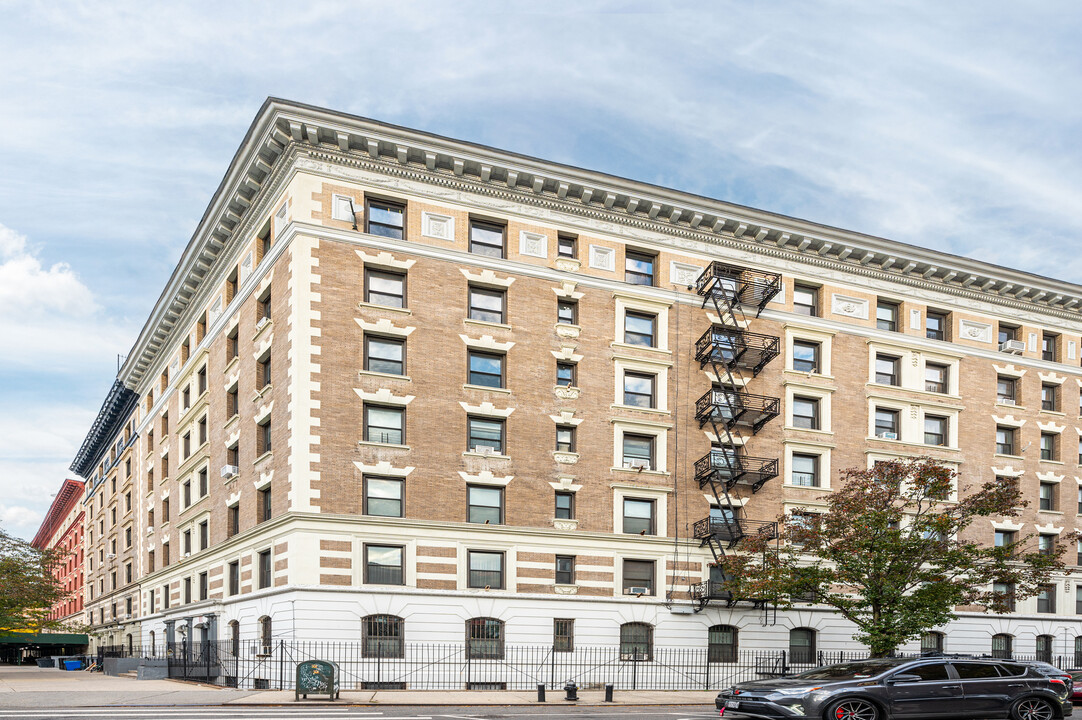 180 Saint Nicholas Ave in New York, NY - Building Photo