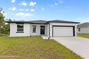 1133 Hanover Ave in Palm Bay, FL - Building Photo