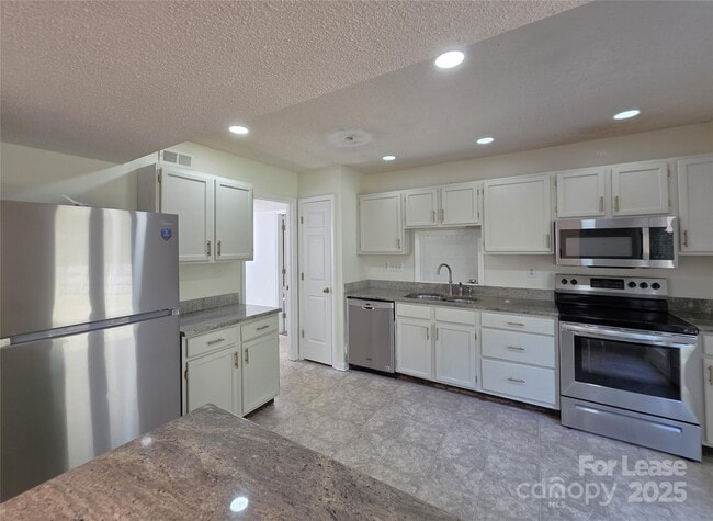 7106 Spring Creek Ln
