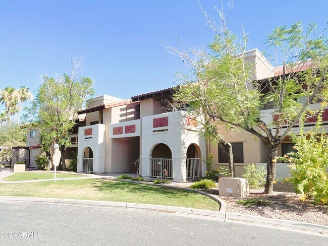 5757 W Eugie Ave in Glendale, AZ - Building Photo - Building Photo