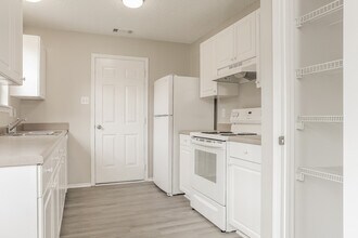 117 Village Dr in Benton, AR - Foto de edificio - Building Photo