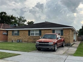 4734 Shalimar Dr in New Orleans, LA - Building Photo