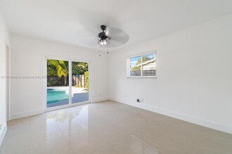4777 NW 5th St in Plantation, FL - Foto de edificio - Building Photo
