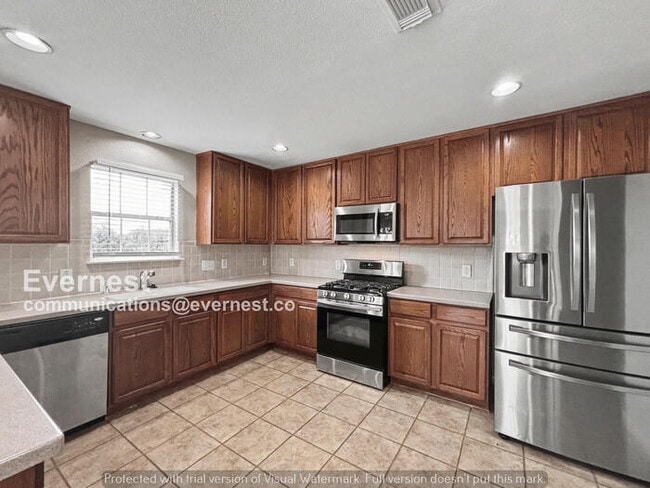 20730 Springlight Ln in Spring, TX - Foto de edificio - Building Photo