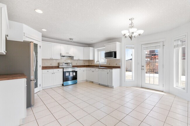 14167-14134 134 St NW in Edmonton, AB - Building Photo - Building Photo