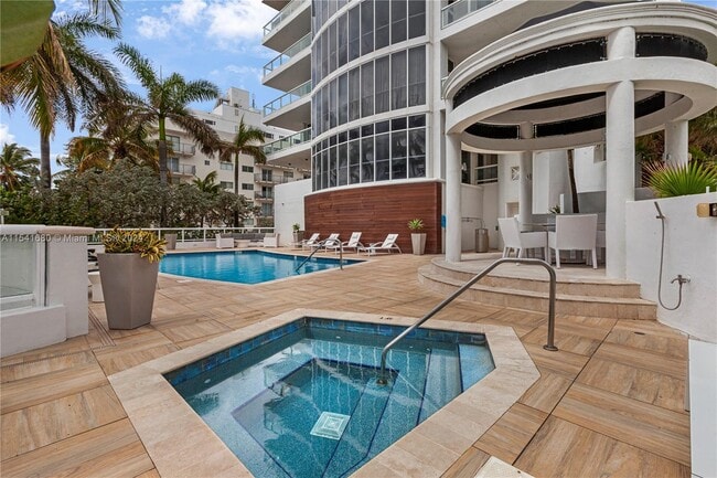 4201 Collins Ave, Unit 1202 in Miami Beach, FL - Foto de edificio - Building Photo