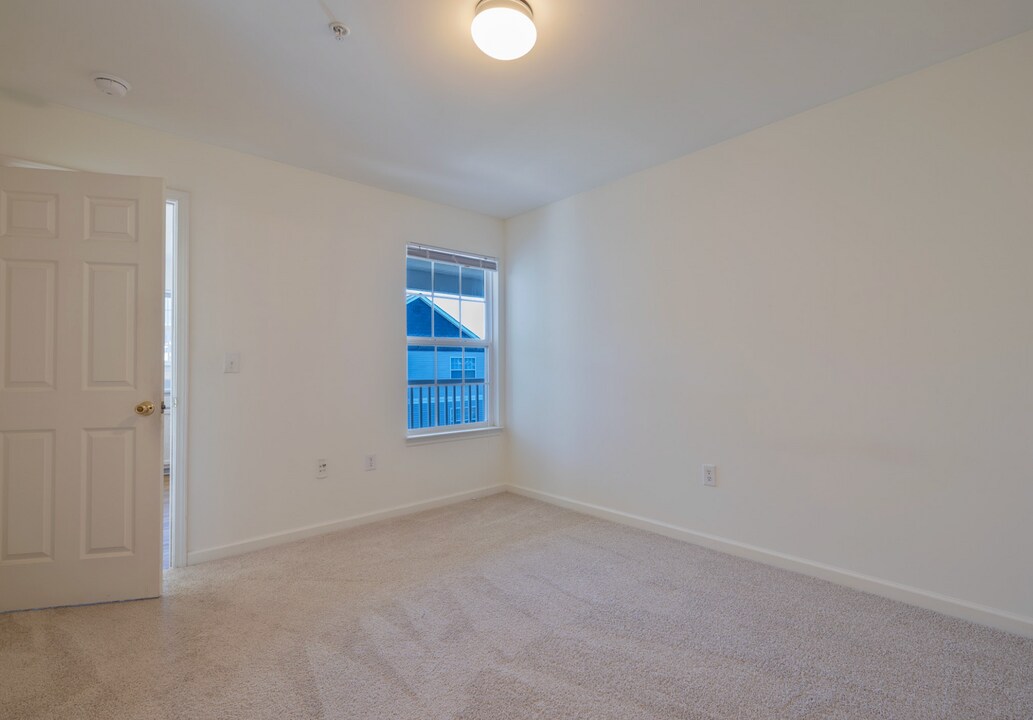 146 University Village Dr in Central, SC - Building Photo