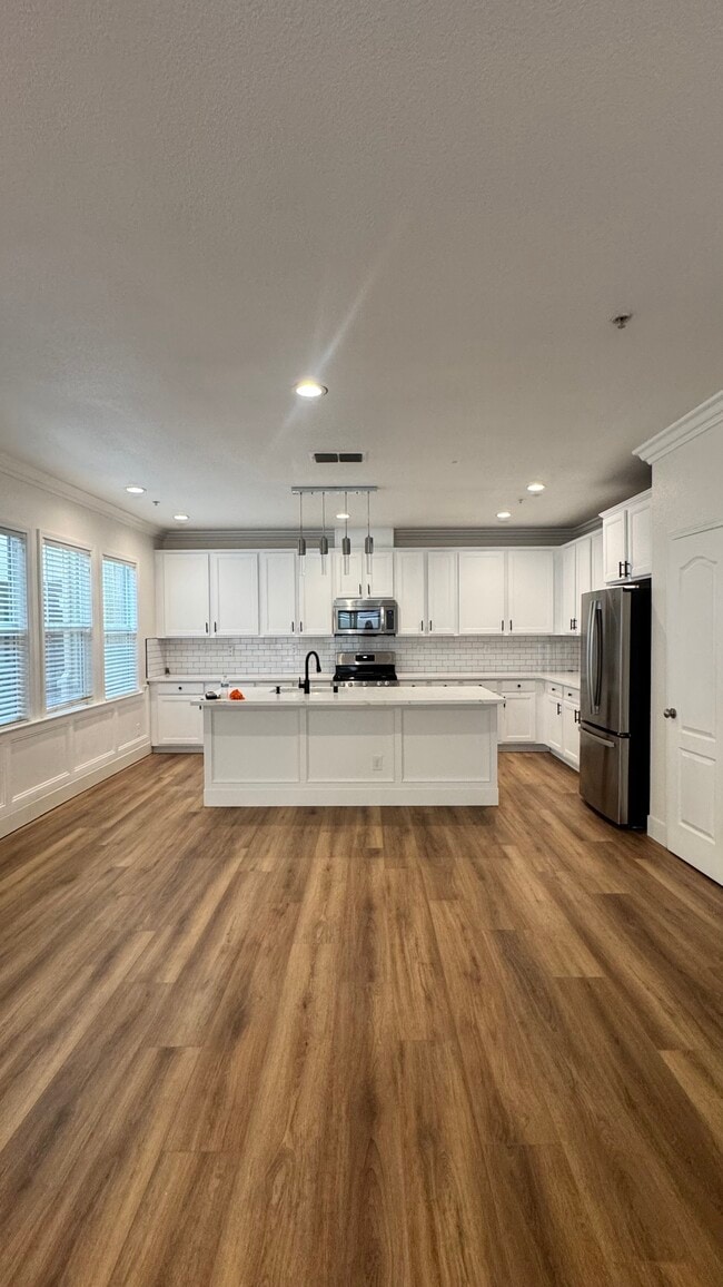 property at 3301 N Park Dr