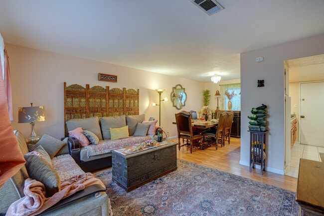 5474 Roundtree Pl in Concord, CA - Building Photo - Building Photo