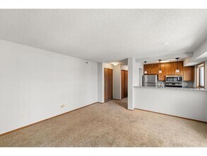 433 S 7th St in Minneapolis, MN - Foto de edificio - Building Photo