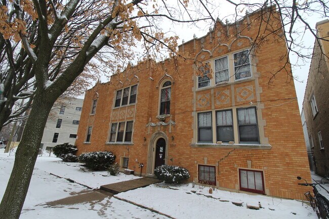 property at 5801 N Richmond St
