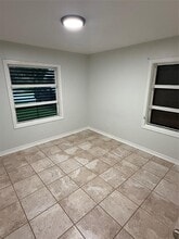 124 Marlin Ave in Galveston, TX - Foto de edificio - Building Photo
