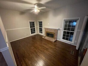 5506 Village Center Dr in Centreville, VA - Foto de edificio - Building Photo