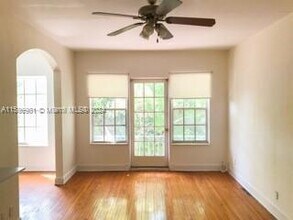 706 W 51st St, Unit 8 in Miami Beach, FL - Building Photo - Building Photo