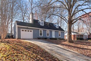 1705 Three Meadows Rd in Greensboro, NC - Building Photo