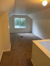 21702 Tulane Ave in Farmington Hills, MI - Foto de edificio - Building Photo