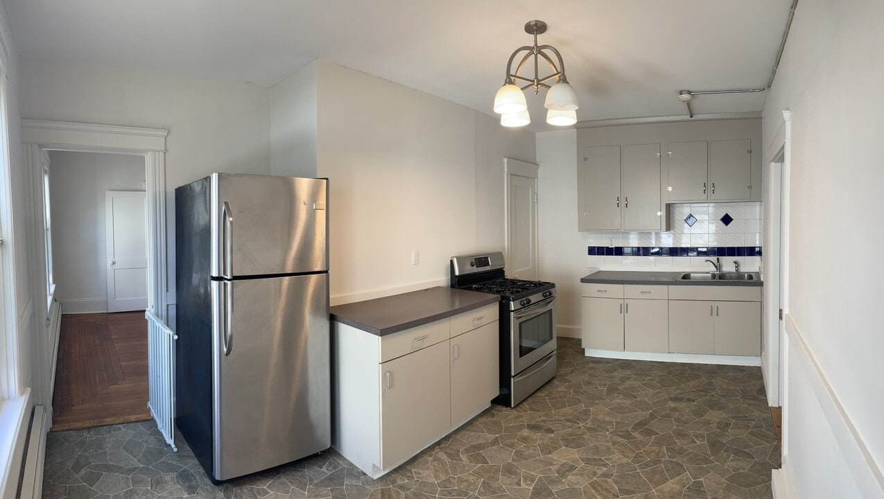 48 Grove Street, Unit 2nd Floor, Front in Pawtucket, RI - Building Photo