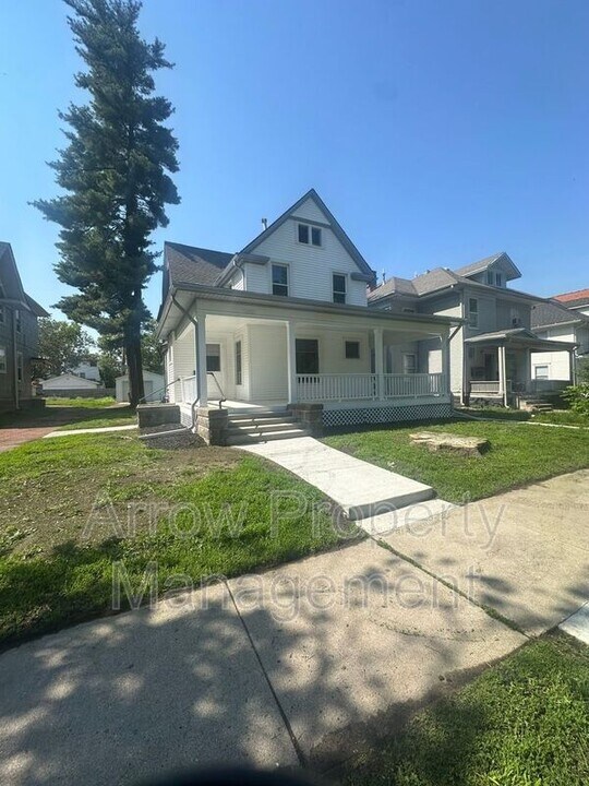 1429 E St in Lincoln, NE - Building Photo