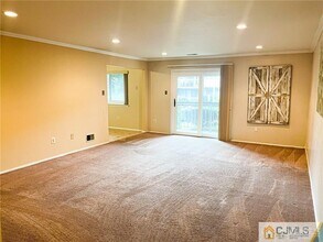 410 Edison Glen Terrace in Edison, NJ - Building Photo - Building Photo