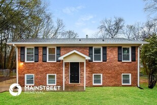 8807 Crown Ct in Jonesboro, GA - Building Photo