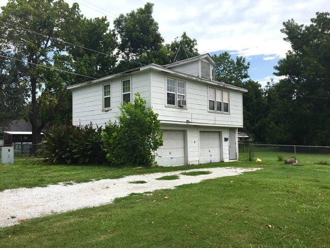 property at 430 1/2 W 3rd St