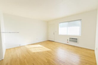 212 Phoenetia Ave in Coral Gables, FL - Building Photo - Building Photo