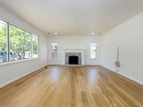 1311 Woodland Ave in San Carlos, CA - Building Photo - Building Photo