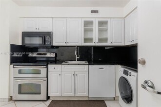 6770 Indian Creek Dr in Miami, FL - Building Photo - Building Photo