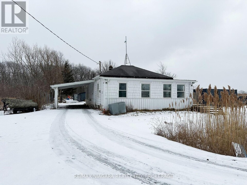 1806-1806 Allanport Rd in Thorold, ON - Building Photo