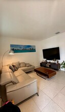 3425 W 113th St in Hialeah, FL - Building Photo - Building Photo