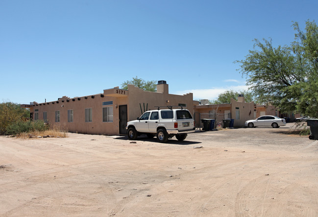 3111-3181 E Monte Vista Dr in Tucson, AZ - Building Photo - Building Photo