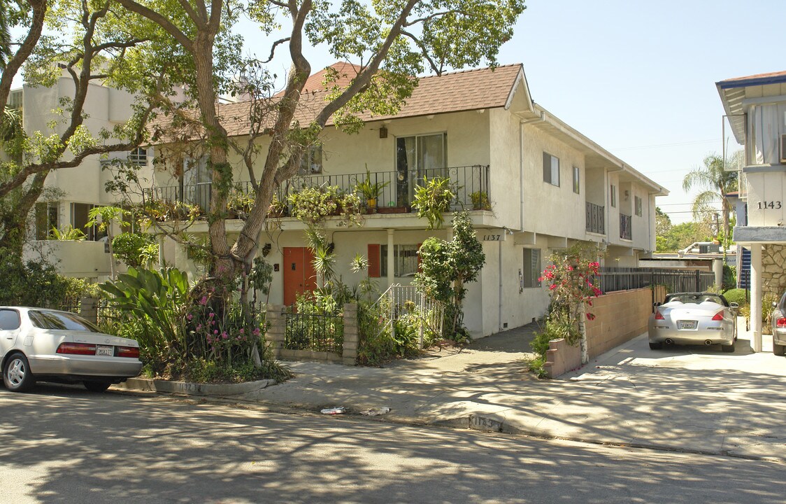 1137 N Formosa Ave in Los Angeles, CA - Building Photo