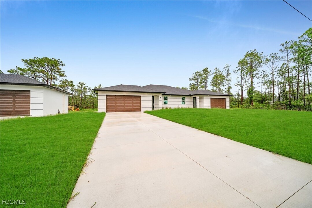 314 Urbana St in Lehigh Acres, FL - Building Photo